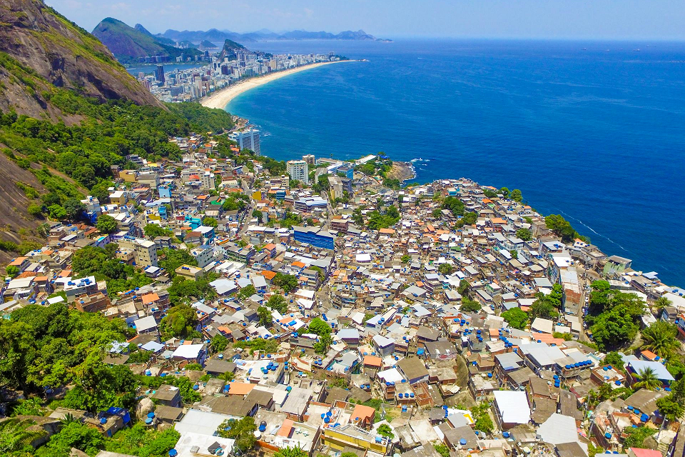 Favela Tours Rio de Janeiro - Passeios em favelas do Rio - Tours a las favelas de Río - Rondleidingen in favelas in Rio - Tour delle favela di Rio